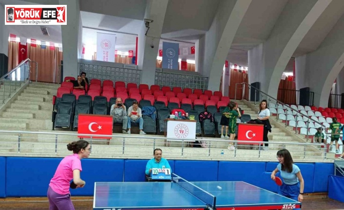 Nazillili özel sporcular madalyaları topladı