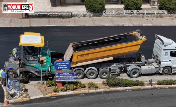 Büyükşehir Nazilli’de yolları yeniliyor