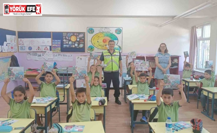 Jandarma öğrencilere trafik kurallarını anlattı
