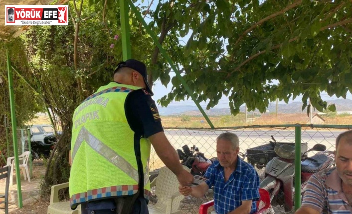 Jandarma traktör sürücülerini bilgilendirdi