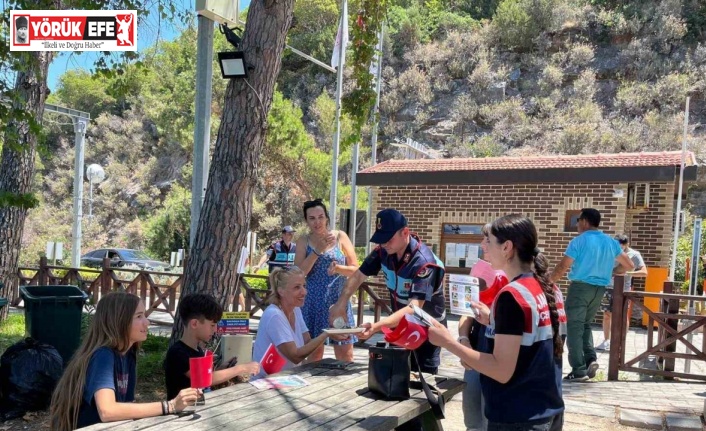 Jandarmadan vatandaşlara bayram kutlaması