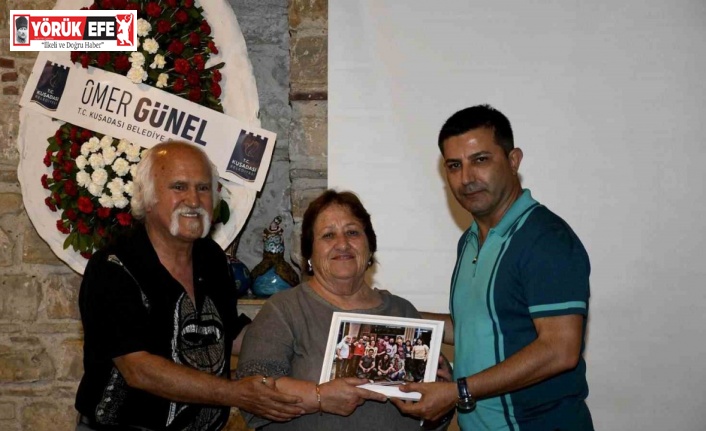 Kuşadası’nda ’Mavi İnsan’ lakaplı şair anıldı