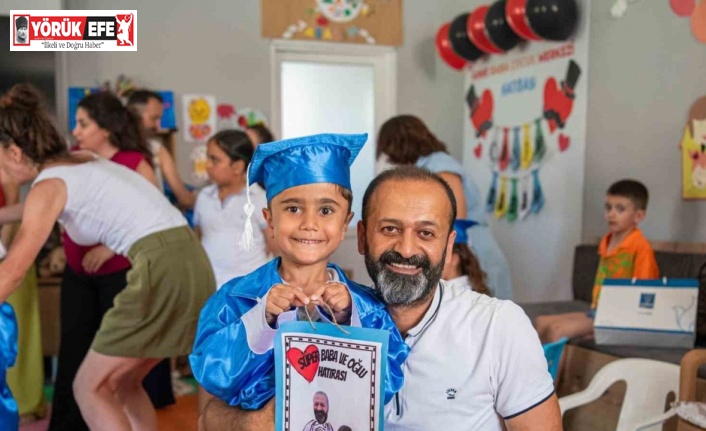 Mezuniyetlerini ve Babalar Günü’nü bir arada kutladılar