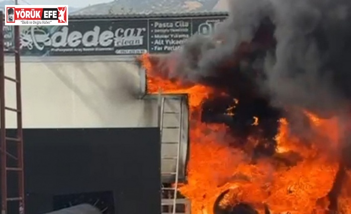 Park halindeki tır alev aldı, kısa sürede kullanılamaz hale geldi