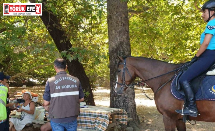 Milli Park’ta ziyaretçiler çevre konusunda bilgilendirildi