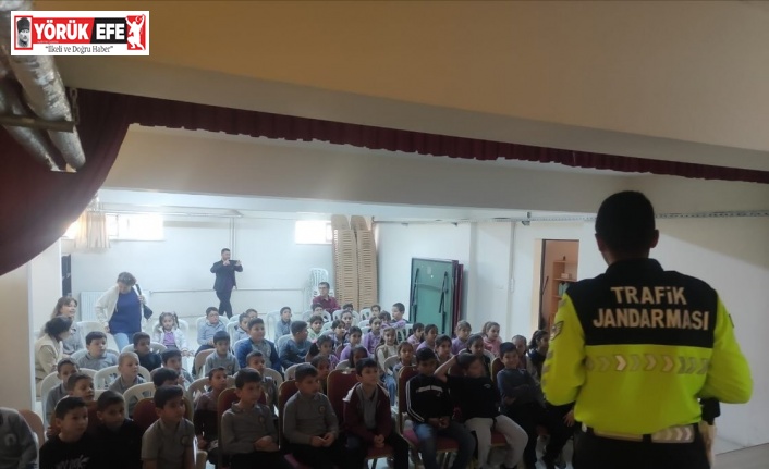 Jandarma ekipleri bilgilendirme çalışmalarını sürdürüyor