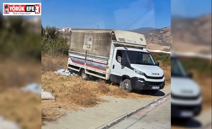 Yol kenarına moloz döken vatandaşa, Efeler Belediyesi zabıta ekipleri geçit vermedi