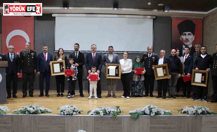 Aydın’da gazi ve şehit yakınlarına Devlet Övünç Madalya Beratı takdim edildi