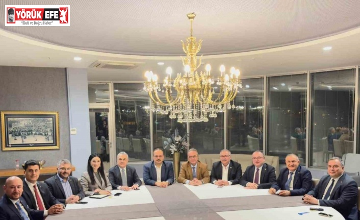 Aydın’ın vekilleri yaklaşık 10 yıl sonra 1 eksikle aynı karede fotoğraf verebildi