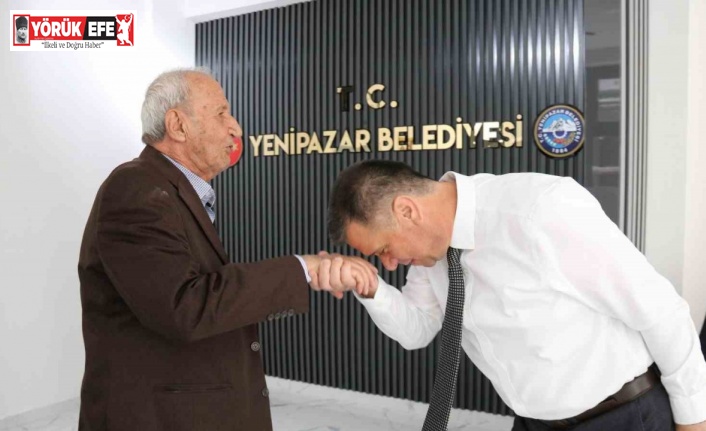 Başkan Ercan, vatandaşlarla bayramlaştı