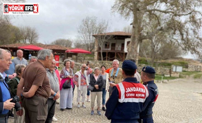 Jandarma ekipleri antik kent ziyaretçilerini bilgilendirdi