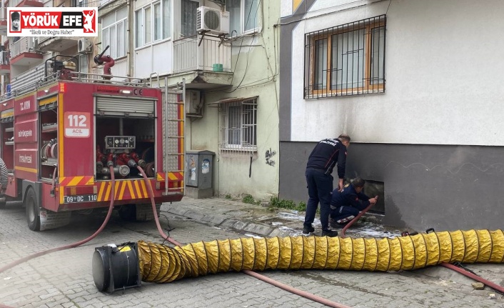 Beş katlı apartmanda yangın paniği: Mahsur kalan vatandaşları itfaiye kurtardı