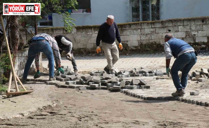 Bozdoğan’da kilitli parke taş döşeme çalışmaları hız kesmeden devam ediyor