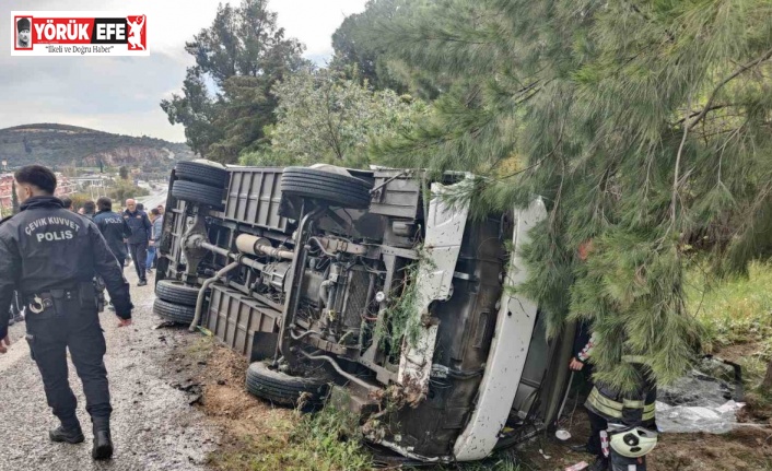Kuşadası’nda servis aracı devrildi: 12 yaralı