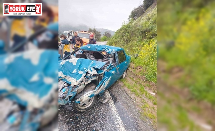Tıra çarpan Fiat Tofaş otomobil kağıt gibi ezildi