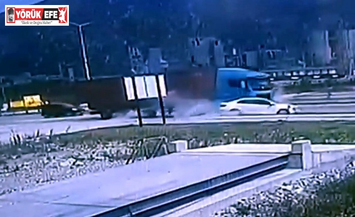 Tırın çarptığı otomobil metrelerce sürüklendi