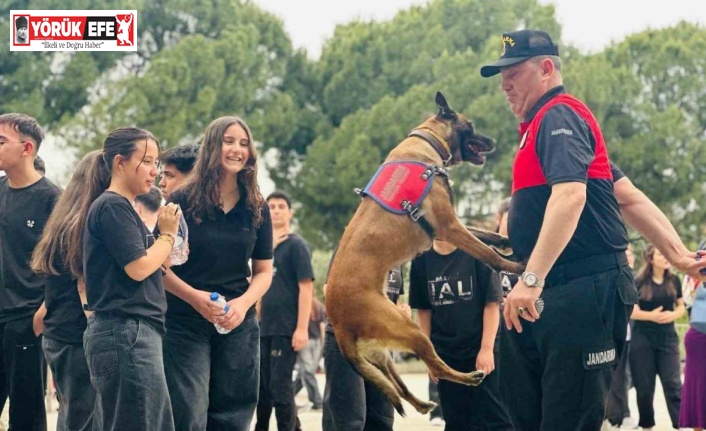 Jandarmadan lise öğrencilerine tanıtım