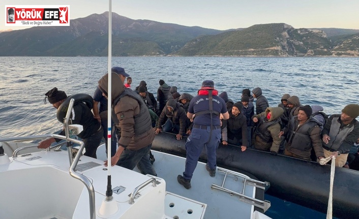 Kuşadası açıklarında 42 düzensiz göçmen kurtarıldı