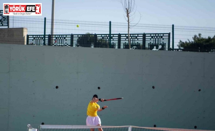 Kuşadası Tenis Kulübü’nde 19 Mayıs turnuvası heyecanı yaşandı