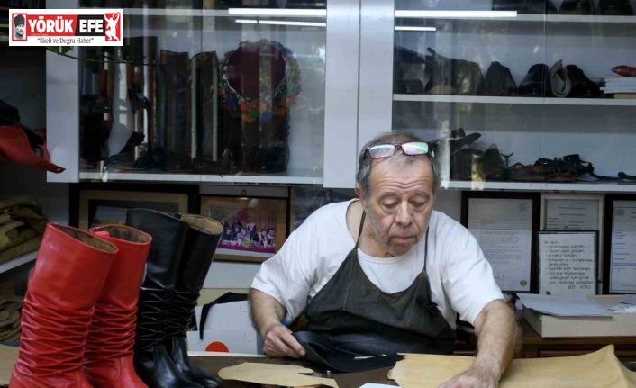 Kuşadası’nda körüklü çizme ustası yetiştirecek çırak arıyor