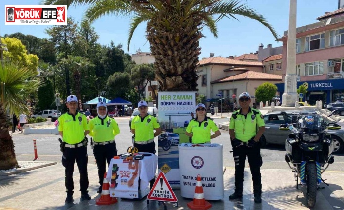 Trafik ekipleri, vatandaşları bilgilendirdi