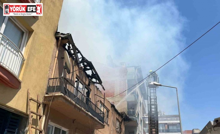 İki katlı ev alevlere teslim oldu