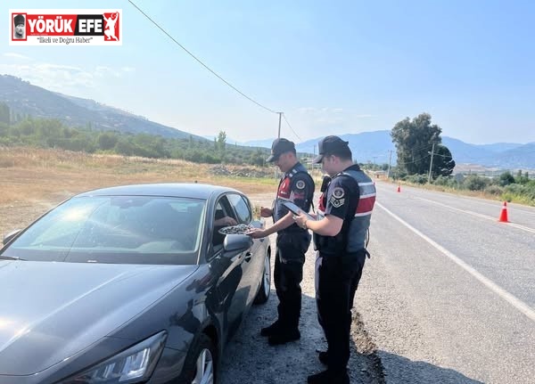 Karacasu’da jandarmadan emniyet kemeri ve hız uyarısı