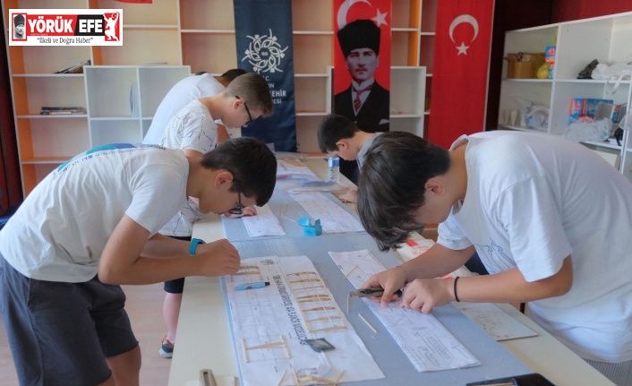 Aydın Büyükşehir Belediyesi’nin model uçak kursları başladı