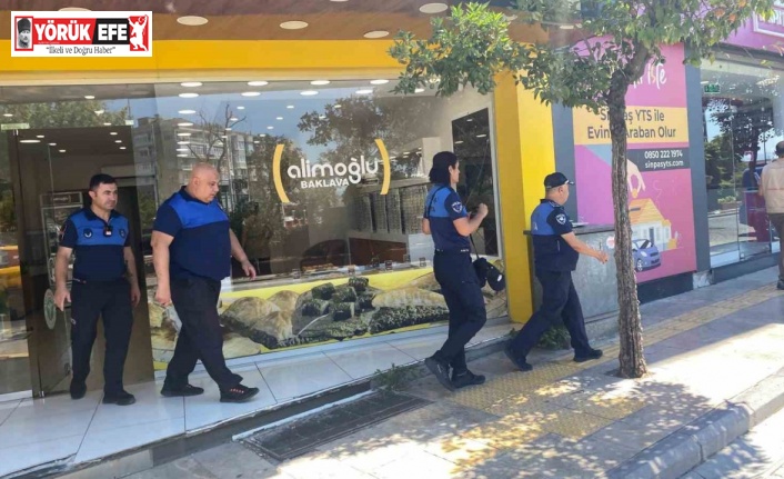 Baklavacıdaki fare görüntüsü mide bulandırdı