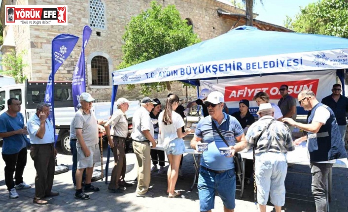 Büyükşehir Belediyesi’nden vatandaşlara aşure ikramı