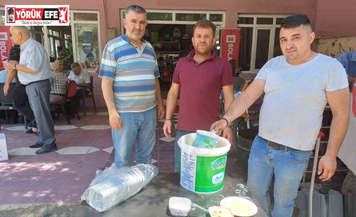 Köşk’te esnaflardan aşure hayrı