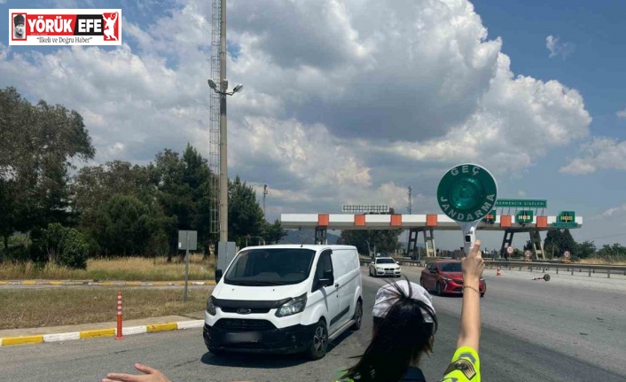Otobanda yaya olarak kaçmaya çalışan düzensiz göçmen yakalandı