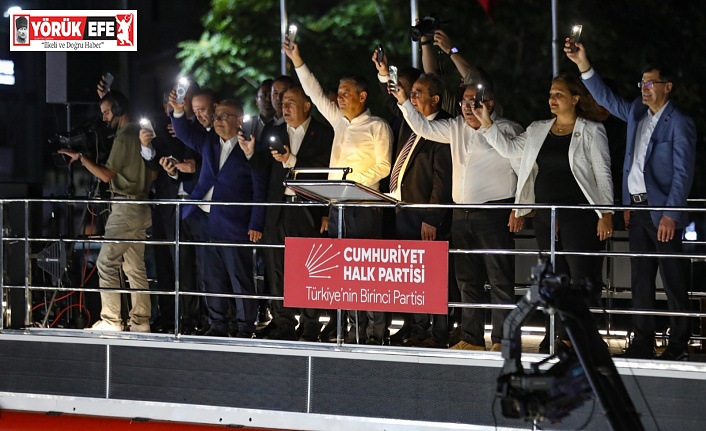 BAŞKAN YETİŞKİN BÜYÜK MİTİNGDE ÖZEL İLE OMUZ OMUZA VERDİ