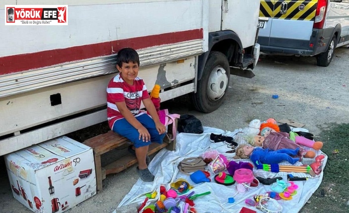 Bisiklet parası kazanmak için tezgah açan çocuklar, hayallerine erken kavuştu