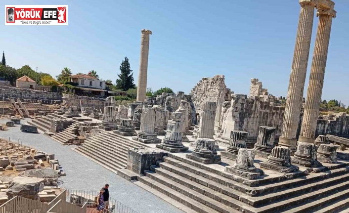 Dünyanın ilk kehanet merkezi Apollon Tapınağı, ziyarete açıldı