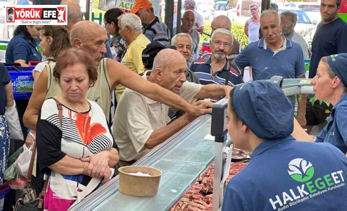 Halk Ege Et’te ’30 Ağustos İndirimi’ yoğun ilgi gördü