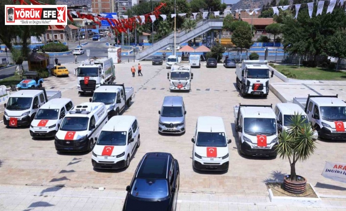 İncirliova Belediyesi 10 yeni hizmet aracını tanıttı