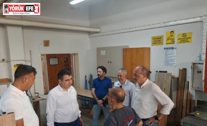 Nazilli İlçe Milli Eğitim Müdürü Şimşek, okul atölyelerinde üretilen mobilyaları inceledi