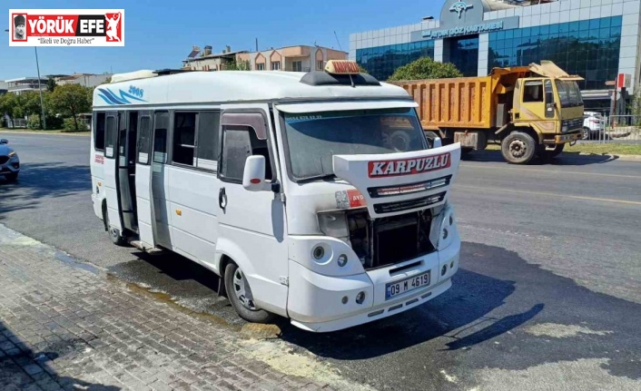 Seyir halindeki yolcu minibüsü alev aldı, alevler büyümeden söndürüldü