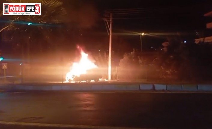 Alev topuna dönen otomobil kullanılamaz hale geldi