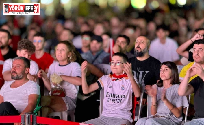 Aydınlılar milli heyecanı bir arada yaşadı