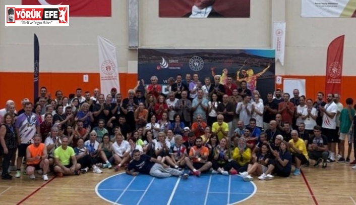 Badminton Veteranlar Türkiye Şampiyonası Kuşadası’nda tamamlandı