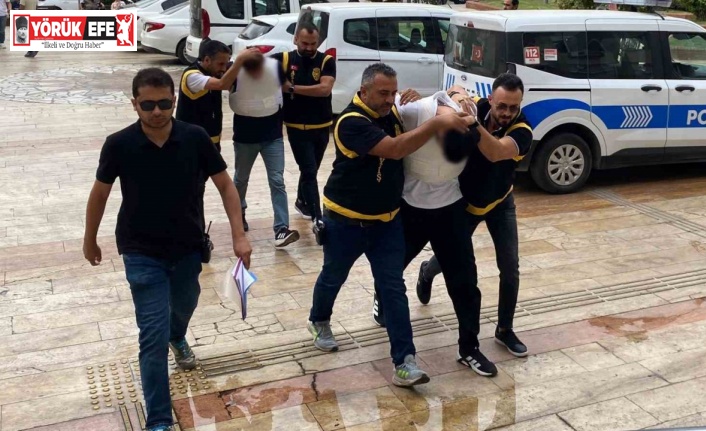 Çelik yelek ile adliyeye sevk edilen şüphelilerden biri tutuklandı