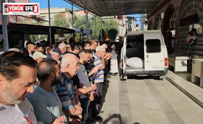 Cenazesi asansörlü araçla evden indirildi