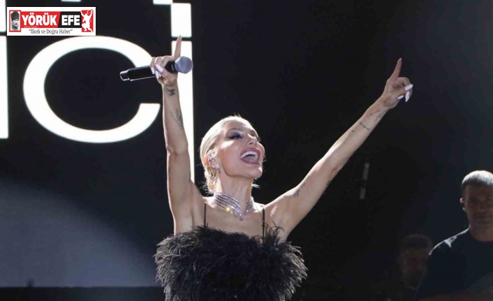 İrem Derici Sökelileri coşturdu