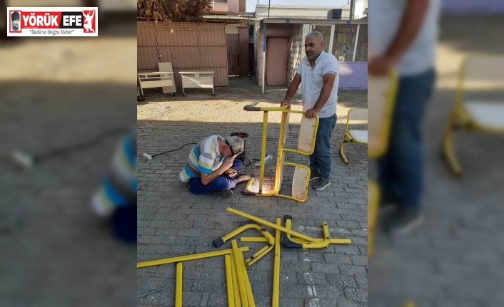 Öğrencileri için kaynak makinesinin başına geçti