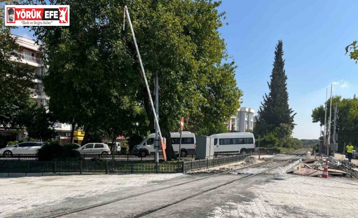 Soğukkuyu hemzemin geçidi araç trafiğine açıldı