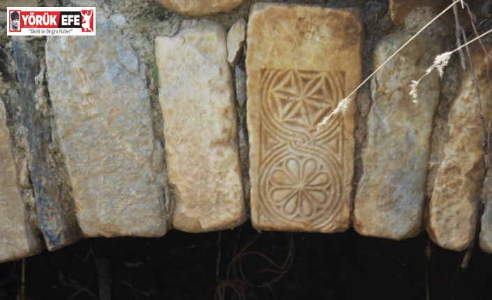 Taşköprü temizliğinde tarihi sütun parçası bulundu