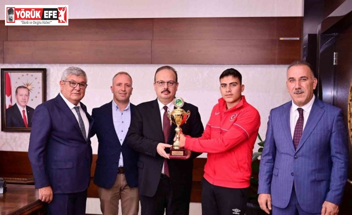 Vali Canbolat, dünya şampiyonunu ağırladı