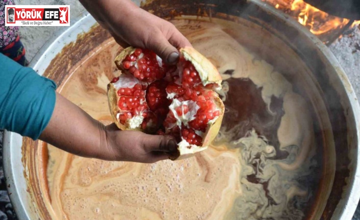 Aydın’da narlar geleneksel yöntemle ekşiye dönüşüyor